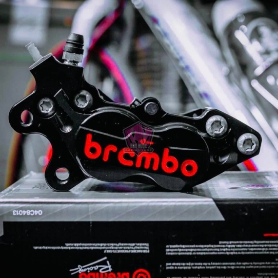 HEO DẦU BREMBO 4PIS BILLET ĐEN ( BÊN TRÁI )