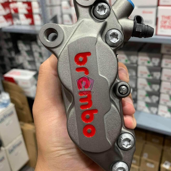 HEO DẦU BREMBO 4PIS ĐÚC ( BÊN TRÁI )