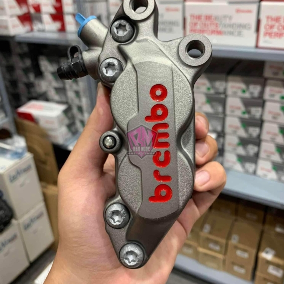 HEO DẦU BREMBO 4PIS ĐÚC ( BÊN PHẢI )
